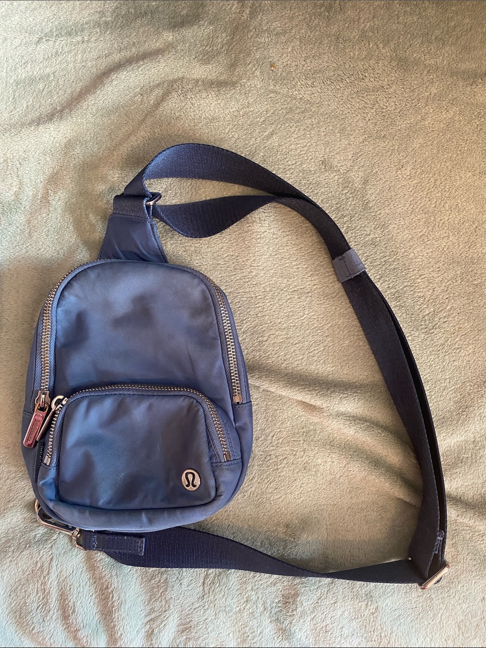 lululemon athletica Blue Sling Crossbody Bag Small 2L